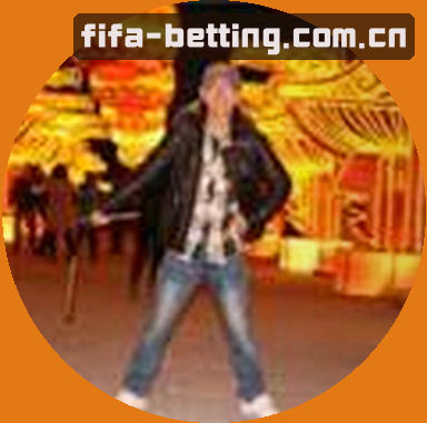 李伟